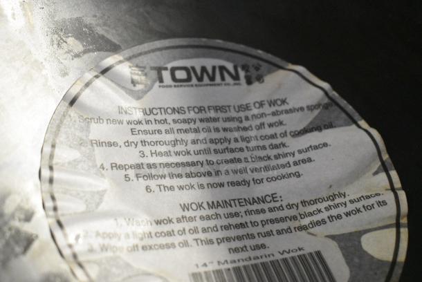 2 BRAND NEW SCRATCH AND DENT! Town 843784002101 Metal Wok Skillet. 2 Times Your Bid! - Image 4 of 5