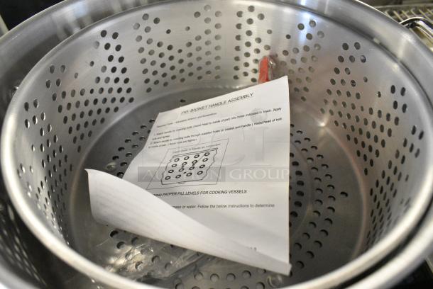 2 BRAND NEW SCRATCH AND DENT! Metal Stock Pot w/ Steam Insert. 2 Times Your Bid! - Image 4 of 6