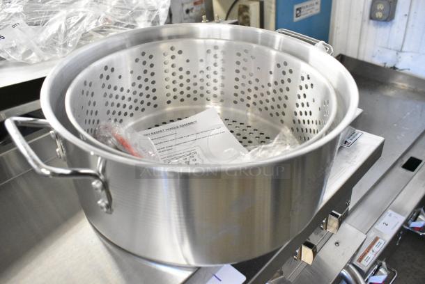 BRAND NEW SCRATCH AND DENT! Metal Stock Pot w/ Steamer Insert. - Image 2 of 4