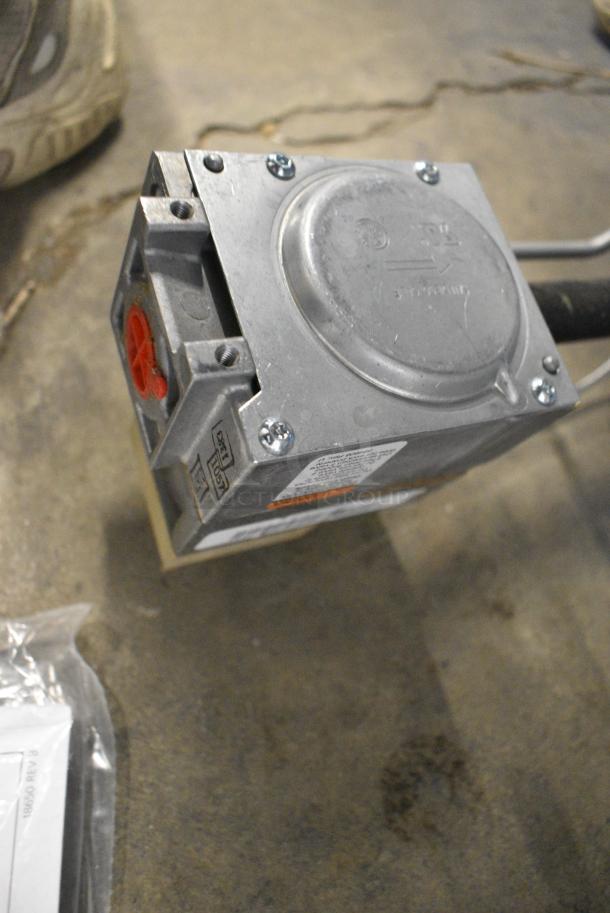 BRAND NEW SCRATCH AND DENT! HeatStar HS4040 PPNG Natural Gas High Intensity Radiant Power Pile Industrial Heater. 40,000 BTU. - Image 7 of 8