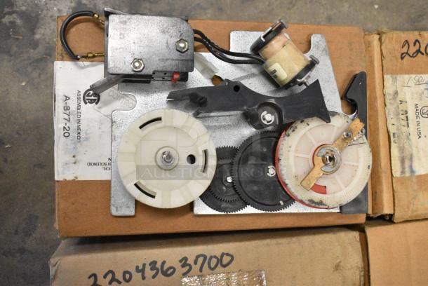 5 Various BRAND NEW Items Including Paragon A-877-20 Defrost Module. 5 Times Your Bid! - Image 2 of 10