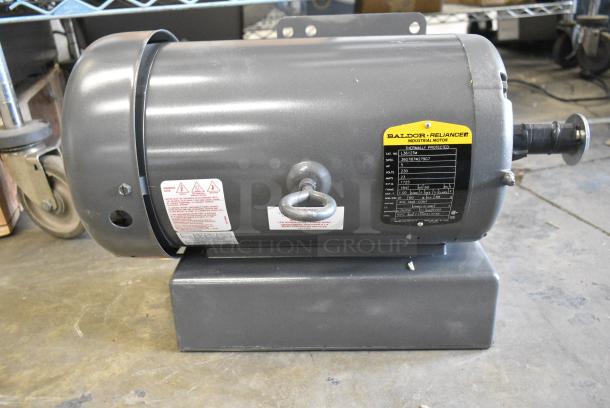 BRAND NEW Baldor L3612TM Motor. 230 Volts, 1 Phase. - Image 1 of 5