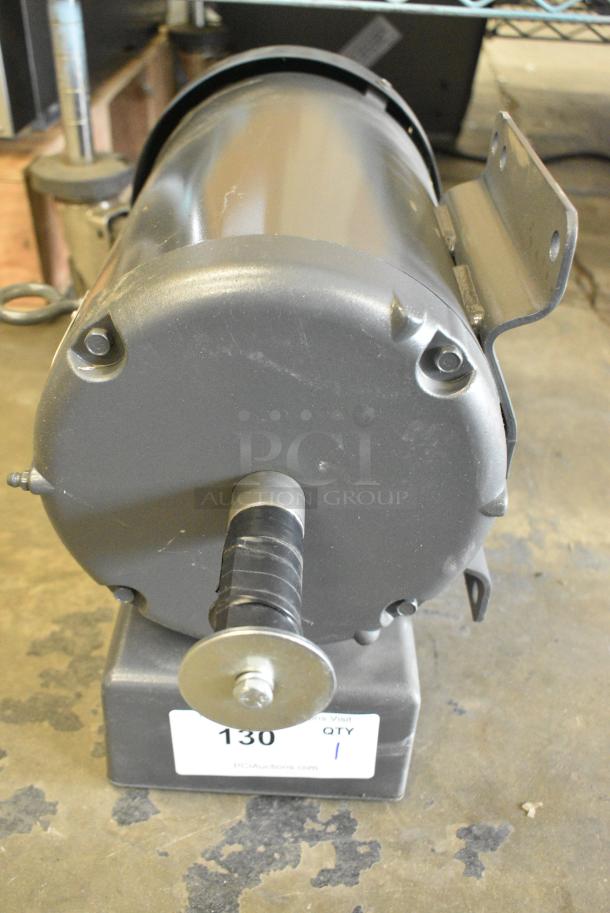BRAND NEW Baldor L3612TM Motor. 230 Volts, 1 Phase. - Image 2 of 5