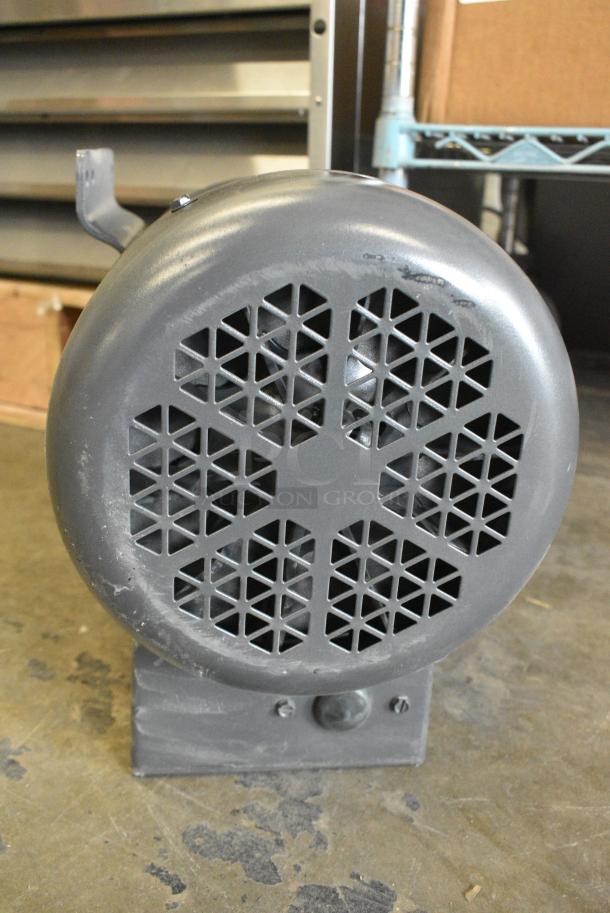 BRAND NEW Baldor L3612TM Motor. 230 Volts, 1 Phase. - Image 3 of 5