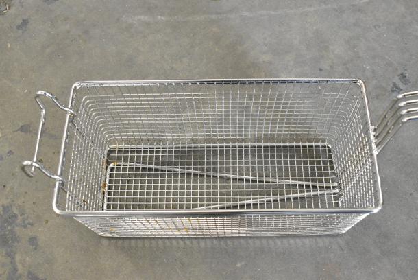 2 BRAND NEW SCRATCH AND DENT! Backyard Pro 190FB1154TWN 11" x 5 3/8" x 4 1/8" Twin Fryer Basket with Front Hook. 2 Times Your Bid! - Image 4 of 6
