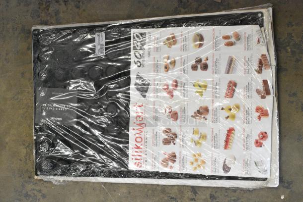 3 BRAND NEW SCRATCH AND DENT! Silikomart SQ061 96 Compartment Pomponettes Silicone Baking Mold - 1 7/16" x 1 7/16" x 11/16" Cavities. 3 Times Your Bid! - Image 3 of 4
