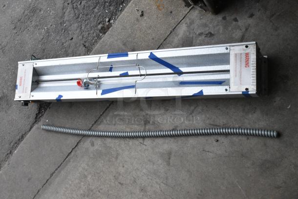BRAND NEW SCRATCH AND DENT! ServIt 423SW36INHA 36" Strip Warmer with Single Adjustable Infinite Control. 120 Volts, 1 Phase. - Image 1 of 8
