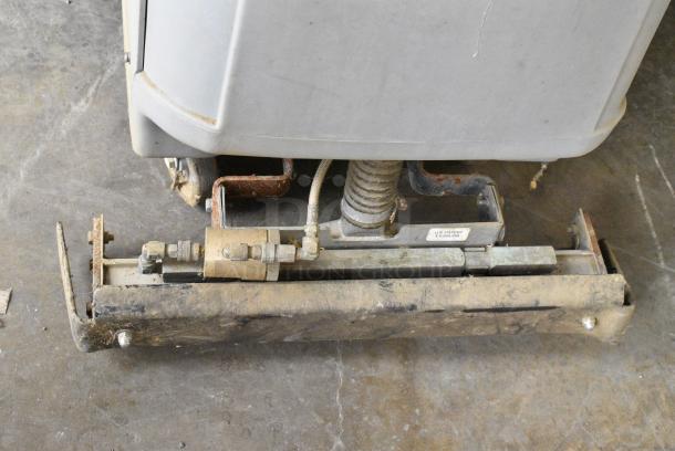 CFR Altra 400 SP Floor Cleaning Machine. 115 Volts, 1 Phase. Tested and Working! - Image 6 of 12