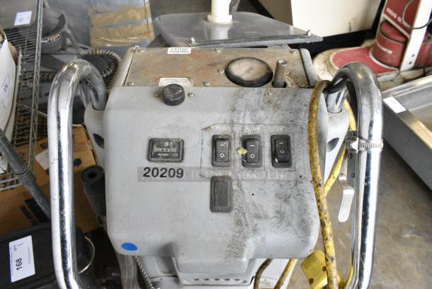 CFR Altra 400 SP Floor Cleaning Machine. 115 Volts, 1 Phase. Tested and Working! - Image 9 of 12