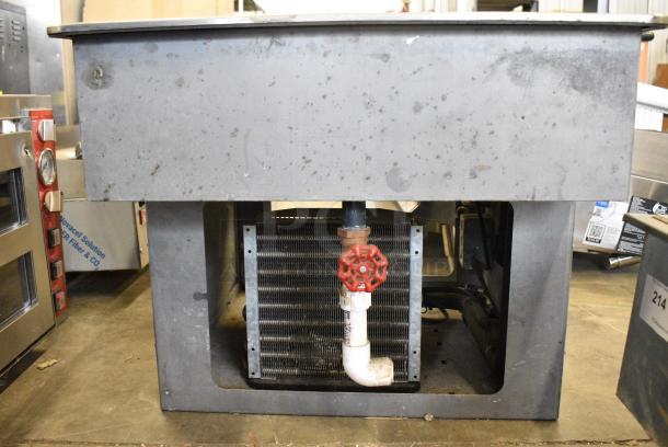 Atlas Metal WCM-2 Stainless Steel Commercial Drop In Cold Pan. 115 Volts, 1 Phase. Tested and Powers On But Does Not Get Cold - Image 2 of 5