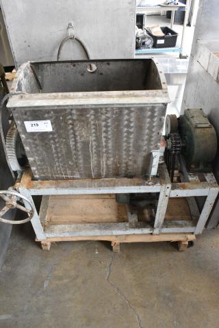 Onxn HY2-15 Metal Commercial Tilting Mixer. 250 Volts, 1 Phase.
