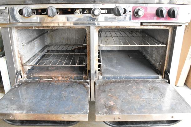 Southbend Stainless Steel Commercial Natural Gas Powered Flat Top Griddle w/ 2 Burner Range, 2 Ovens and Back Splash. - Image 3 of 7