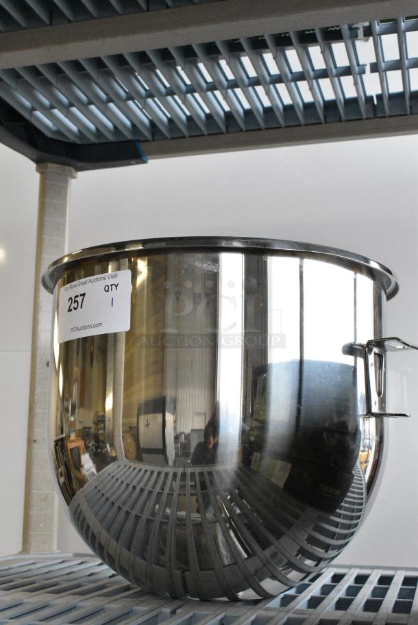 BRAND NEW SCRATCH AND DENT! Stainless Steel Mixing Bowl - Image 2 of 4