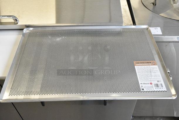 3 BRAND NEW SCRATCH AND DENT! Various Items Including Metal Baking Pan, Fry Basket. 3 Times Your Bid! - Image 7 of 8