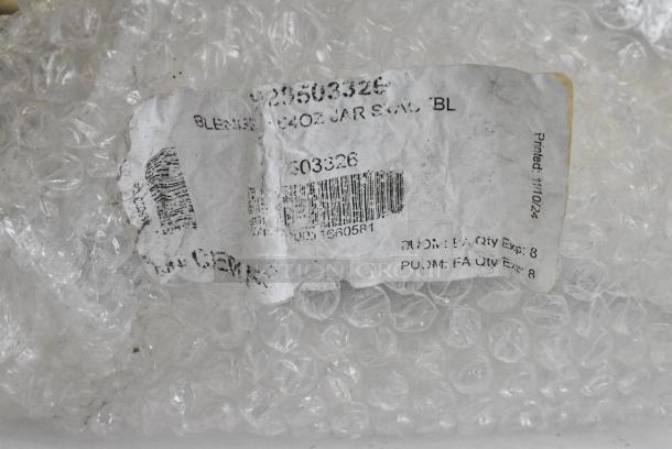 BRAND NEW SCRATCH AND DENT! Waring Commercial Clear Poly Blender Pitcher. - Image 6 of 6