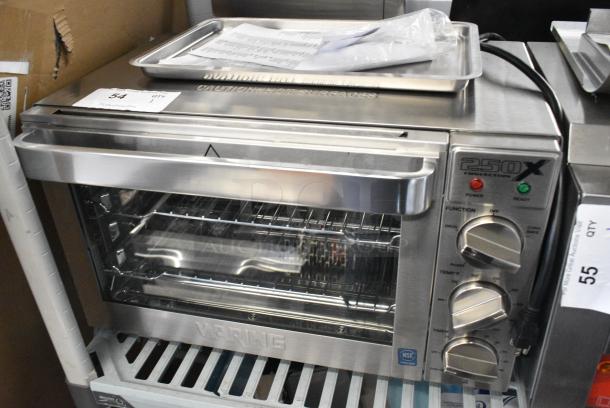 BRAND NEW SCRATCH AND DENT! Waring WCO25X Stainless Steel Quarter Size Countertop Convection Oven. 120 Volts, 1 Phase. Tested and Working! - Image 1 of 9