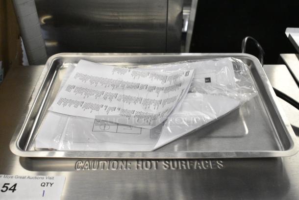 BRAND NEW SCRATCH AND DENT! Waring WCO25X Stainless Steel Quarter Size Countertop Convection Oven. 120 Volts, 1 Phase. Tested and Working! - Image 2 of 9