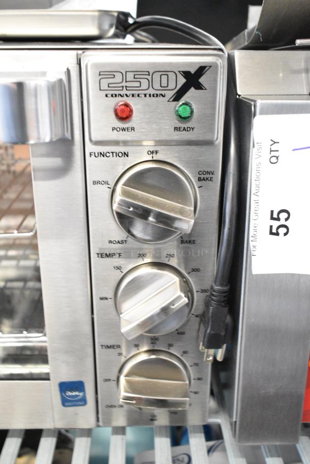BRAND NEW SCRATCH AND DENT! Waring WCO25X Stainless Steel Quarter Size Countertop Convection Oven. 120 Volts, 1 Phase. Tested and Working! - Image 4 of 9