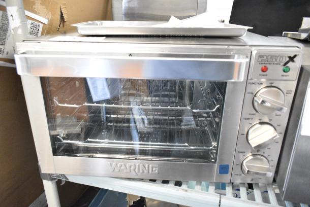 BRAND NEW SCRATCH AND DENT! Waring WCO25X Stainless Steel Quarter Size Countertop Convection Oven. 120 Volts, 1 Phase. Tested and Working! - Image 5 of 9