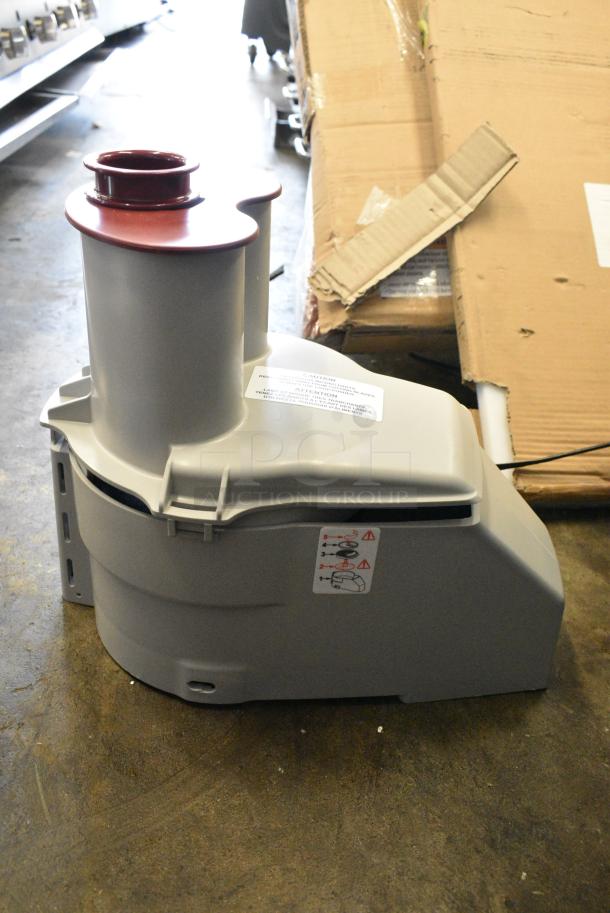 BRAND NEW SCRATCH AND DENT! Robot Coupe R 2 Dice Ultra Combination Food Processor with 3 Qt. / 3 Liter Stainless Steel Bowl, Continuous Feed. 120 Volts, 1 Phase. Tested and Working! - Image 11 of 12
