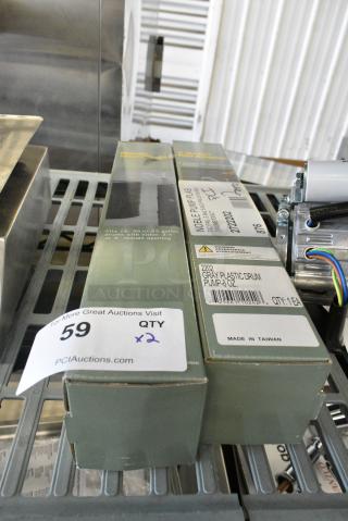 2 BRAND NEW SCRATCH AND DENT! Noble Chemical 2722202 Gray 5 Gallon Pail Pump Dispenser. 2 Times Your Bid!