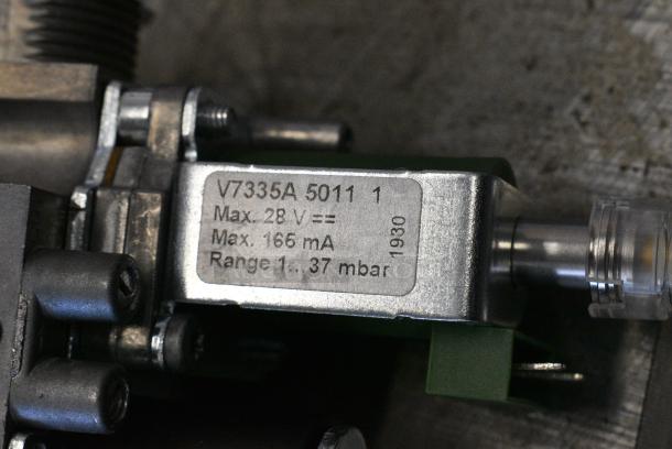 BRAND NEW SCRATCH AND DENT! Honeywell VK4105M5124U CVI Gas Valve - Image 8 of 9