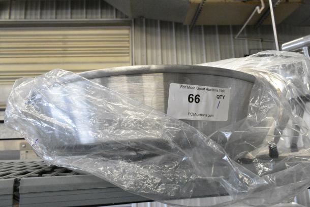 BRAND NEW SCRATCH AND DENT! Town 34922 22 3/8" Aluminum Wok Cover - Image 2 of 5