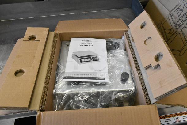 BRAND NEW SCRATCH AND DENT! Tor Rey L-EQ-5/10 10 lb. Digital Portion Control Scale. Tested and Working! - Image 3 of 5