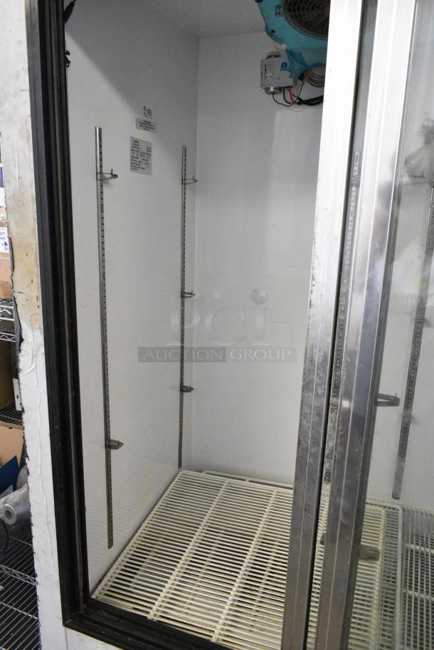 Leader Metal Commercial 2 Door Reach In Cooler Merchandiser. 115 Volts, 1 Phase. Tested and Working! - Image 4 of 6