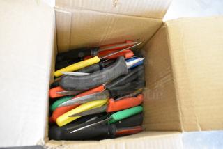 30 SHARPENED Stainless Steel Knives Including Paring Knife. 50 Times Your Bid!3