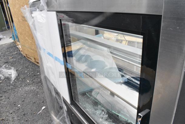 BRAND NEW SCRATCH AND DENT! Avantco 193BC48HCB 48" Curved Glass Black Refrigerated Bakery Display Case. See Pictures for Glass Damage. 110-120 Volts, 1 Phase. - Image 8 of 11