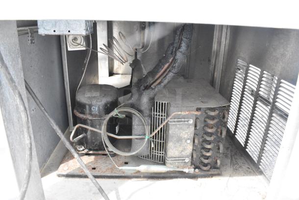 4CM Stainless Steel Commercial Electric Powered Steam Table. 120 Volts, 1 Phase. - Image 4 of 9