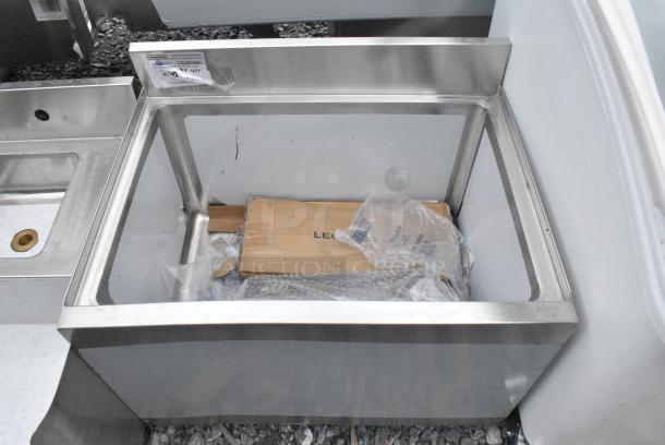 BRAND NEW SCRATCH AND DENT! Steelton 522UIB1824 18" x 24" Underbar Ice Bin with Bottle Holders - 77 lb. - Image 1 of 6