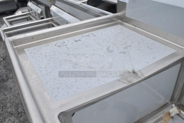 BRAND NEW SCRATCH AND DENT! Regency 600S32028224 115" 16-Gauge Stainless Steel Three Compartment Commercial Sink with 2 Drainboards - 20" x 28" x 14" Bowls. No Legs. - Image 4 of 6