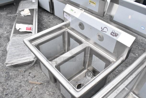 BRAND NEW SCRATCH AND DENT! Regency 600S21014 27" 16-Gauge Stainless Steel Two Compartment Commercial Sink with Galvanized Steel Legs and without Drainboard - 10" x 14" x 12" Bowls. No Legs. - Image 3 of 5