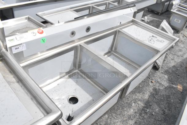 BRAND NEW SCRATCH AND DENT! Regency 600S2242418R 70 1/2" 16 Gauge Stainless Steel Two Compartment Commercial Sink with 1 Drainboard - 24" x 24" x 14" Bowls - Right Drainboard. No Legs. - Image 2 of 7
