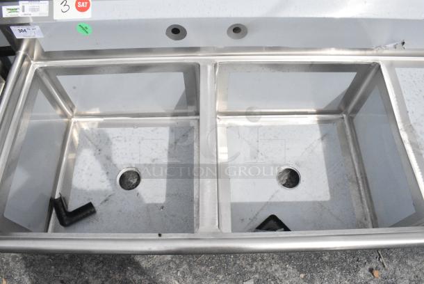 BRAND NEW SCRATCH AND DENT! Regency 600S2242418R 70 1/2" 16 Gauge Stainless Steel Two Compartment Commercial Sink with 1 Drainboard - 24" x 24" x 14" Bowls - Right Drainboard. No Legs. - Image 4 of 7