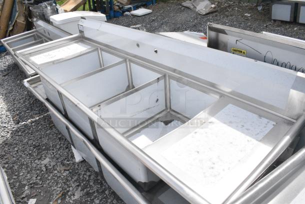 BRAND NEW SCRATCH AND DENT! Steelton 522CS31824LR 90" 18-Gauge Stainless Steel Three Compartment Commercial Sink with 2 Drainboards - 18" x 24" x 12" Bowls. No Legs. - Image 2 of 6