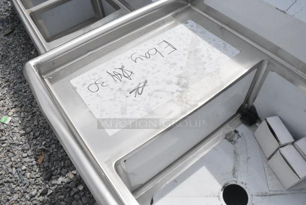 BRAND NEW SCRATCH AND DENT! Steelton 522CS31824LR 90" 18-Gauge Stainless Steel Three Compartment Commercial Sink with 2 Drainboards - 18" x 24" x 12" Bowls. No Legs. - Image 4 of 6