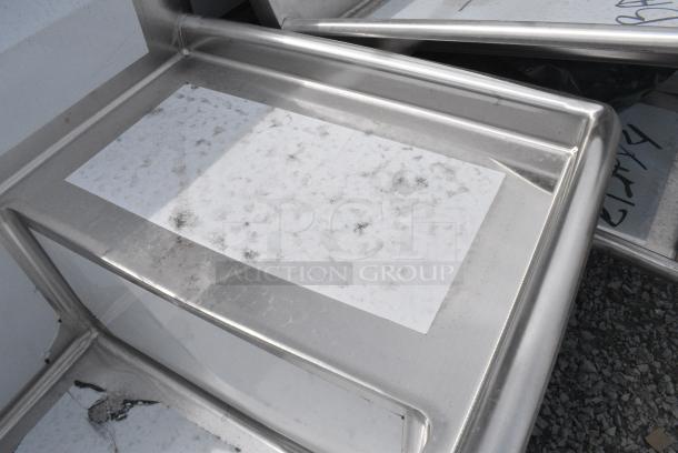 BRAND NEW SCRATCH AND DENT! Steelton 522CS31824LR 90" 18-Gauge Stainless Steel Three Compartment Commercial Sink with 2 Drainboards - 18" x 24" x 12" Bowls. No Legs. - Image 5 of 6
