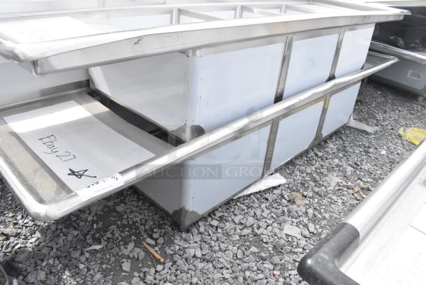 BRAND NEW SCRATCH AND DENT! Steelton 522CS31824LR 90" 18-Gauge Stainless Steel Three Compartment Commercial Sink with 2 Drainboards - 18" x 24" x 12" Bowls. No Legs. - Image 2 of 5