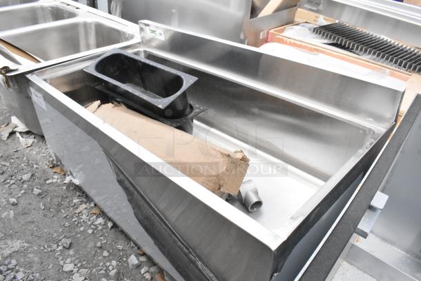 BRAND NEW SCRATCH AND DENT! Regency 600IB1836CP 18" x 36" Underbar Ice Bin with 7 Circuit Post-Mix Cold Plate and Bottle Holders - 79 lb. - Image 3 of 7