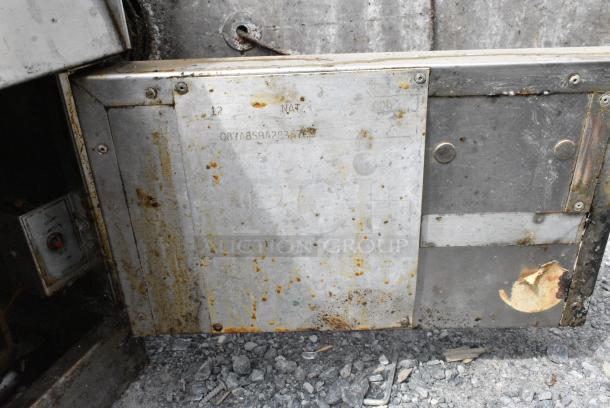 Pitco Frialator 12 Stainless Steel Commercial Countertop Natural Gas Powered Deep Fat Fryer. - Image 5 of 5