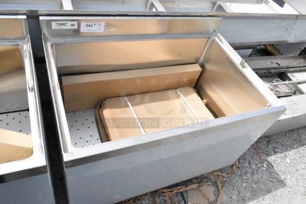 BRAND NEW SCRATCH AND DENT! Regency 600BB2436 24" x 36" Stainless Steel Beer Box with 3" Backsplash - 20 3/4" x 33 3/4" x 18" Bowl - Image 2 of 6