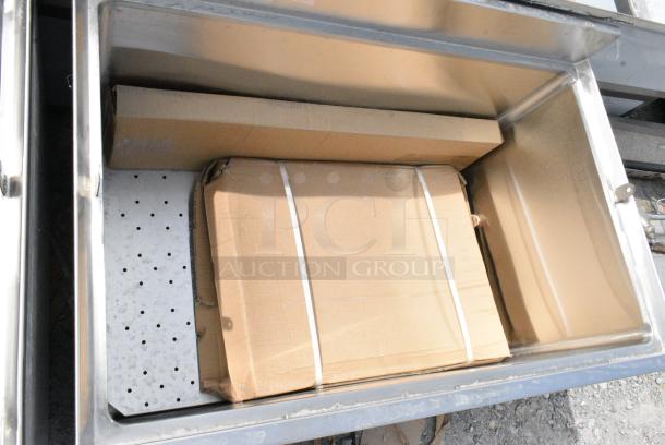 BRAND NEW SCRATCH AND DENT! Regency 600BB2436 24" x 36" Stainless Steel Beer Box with 3" Backsplash - 20 3/4" x 33 3/4" x 18" Bowl - Image 3 of 6