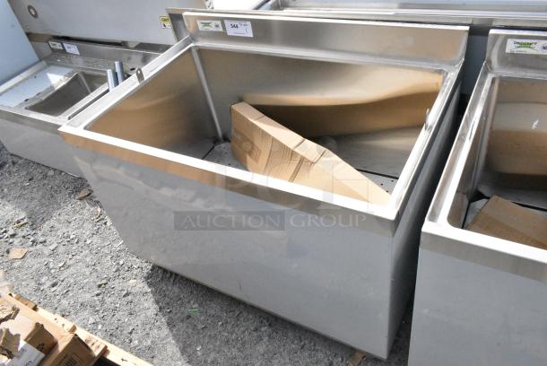 BRAND NEW SCRATCH AND DENT! Regency 600BB2436 24" x 36" Stainless Steel Beer Box with 3" Backsplash - 20 3/4" x 33 3/4" x 18" Bowl - Image 2 of 5