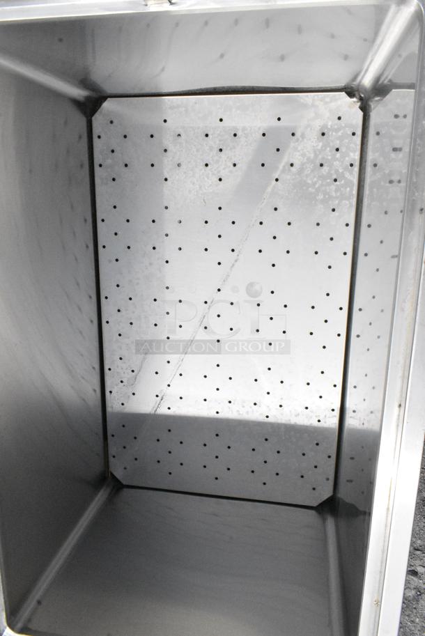 BRAND NEW SCRATCH AND DENT! Regency 600BB2436 24" x 36" Stainless Steel Beer Box with 3" Backsplash - 20 3/4" x 33 3/4" x 18" Bowl - Image 4 of 5