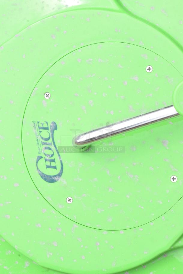 2 BRAND NEW SCRATCH AND DENT! Choice Green Poly Lettuce Spinner Salad Spinner. 2 Times Your Bid! - Image 3 of 6