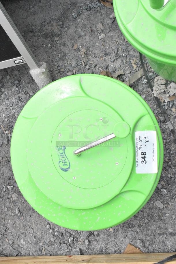 2 BRAND NEW SCRATCH AND DENT! Choice Green Poly Lettuce Spinner Salad Spinner. 2 Times Your Bid! - Image 4 of 6
