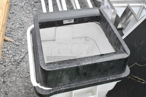 Bakers Mark White Poly Trash Bin w/ Lid. - Image 2 of 6